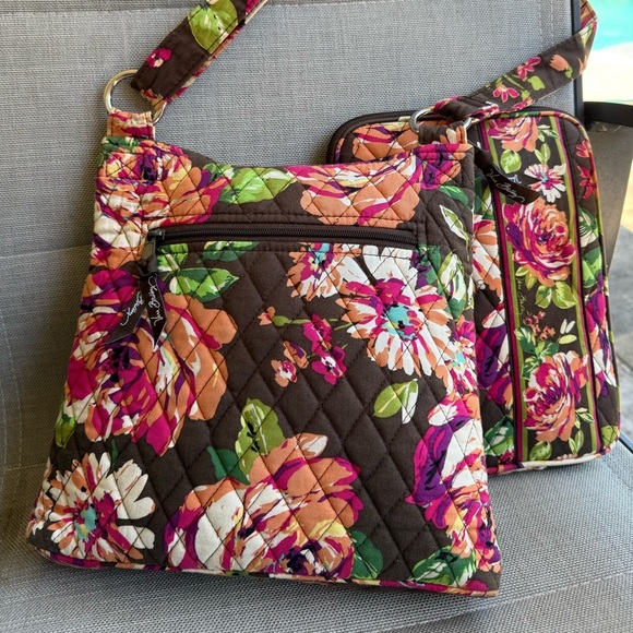Vera Bradley “English Rose” Crossbody with matching iPad zipper case EUC 2Fer - Picture 8 of 8